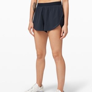 NWOT Find Your Pace Short 3" Lined